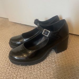 Soda Patent Mary Jane’s, Size 7.5